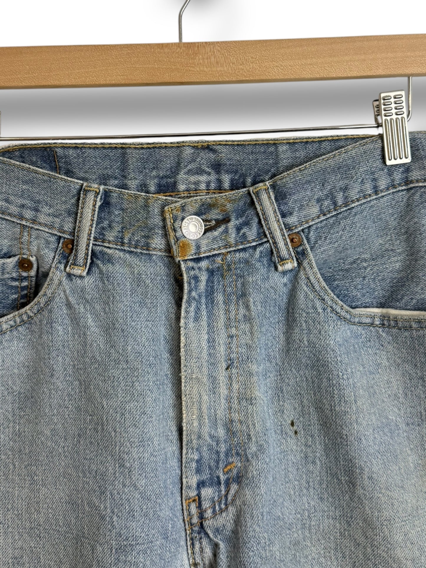 Vintage 2000’s Levis 505 Jorts