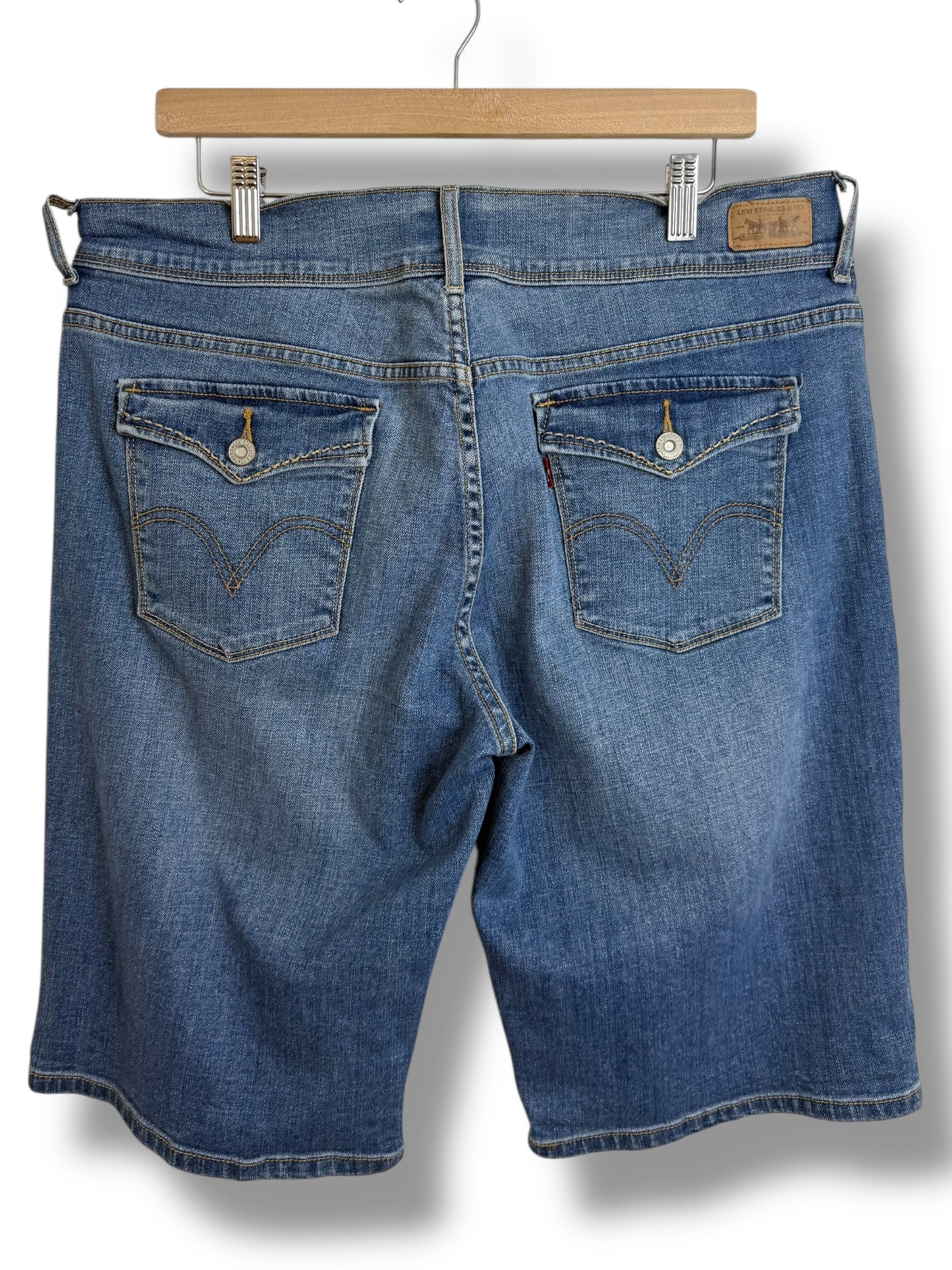 Vintage 2000’s Levis 406 Jorts