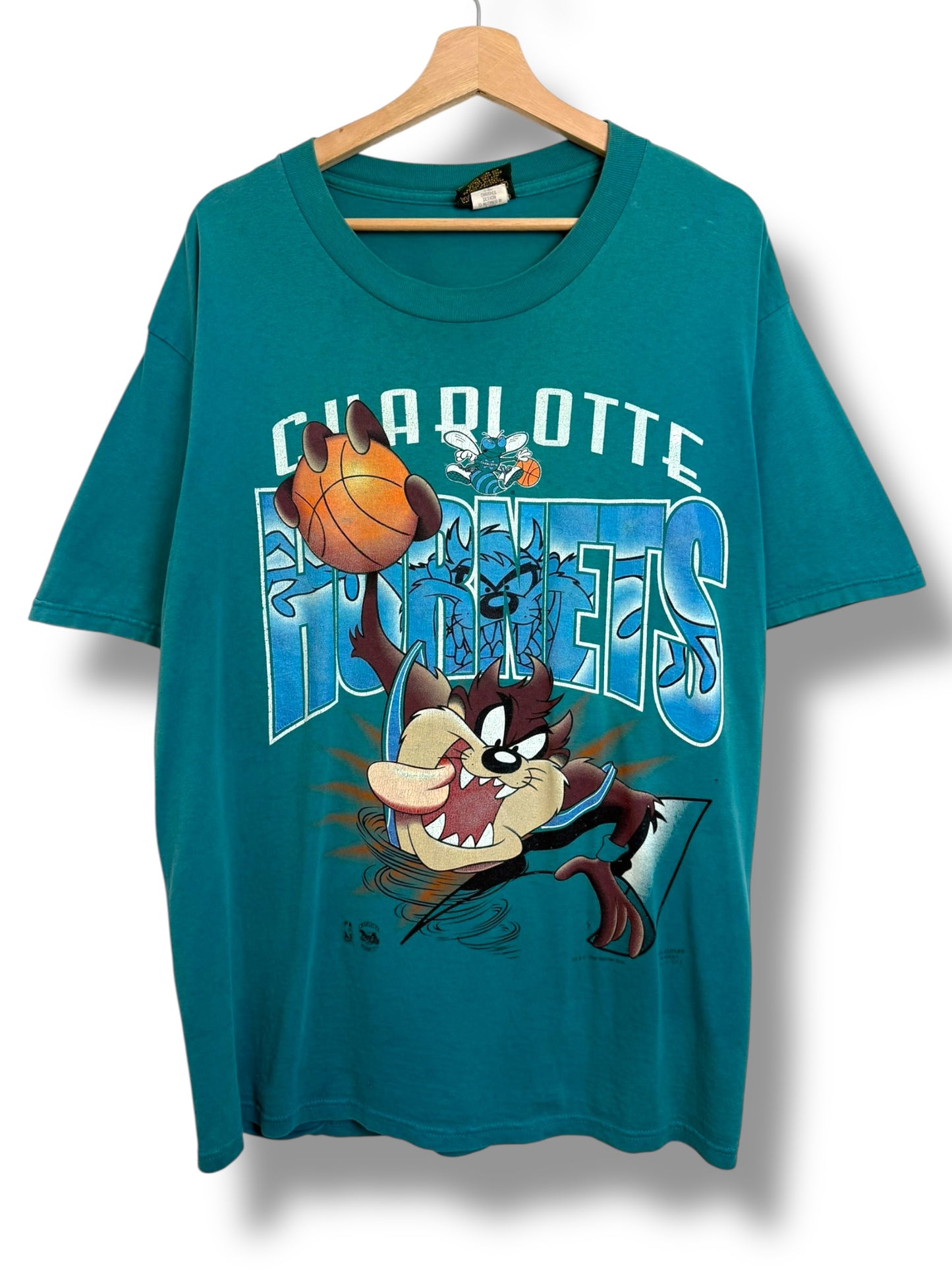 Vintage 1995 Looney Tunes x Charlotte Hornets T Shirt