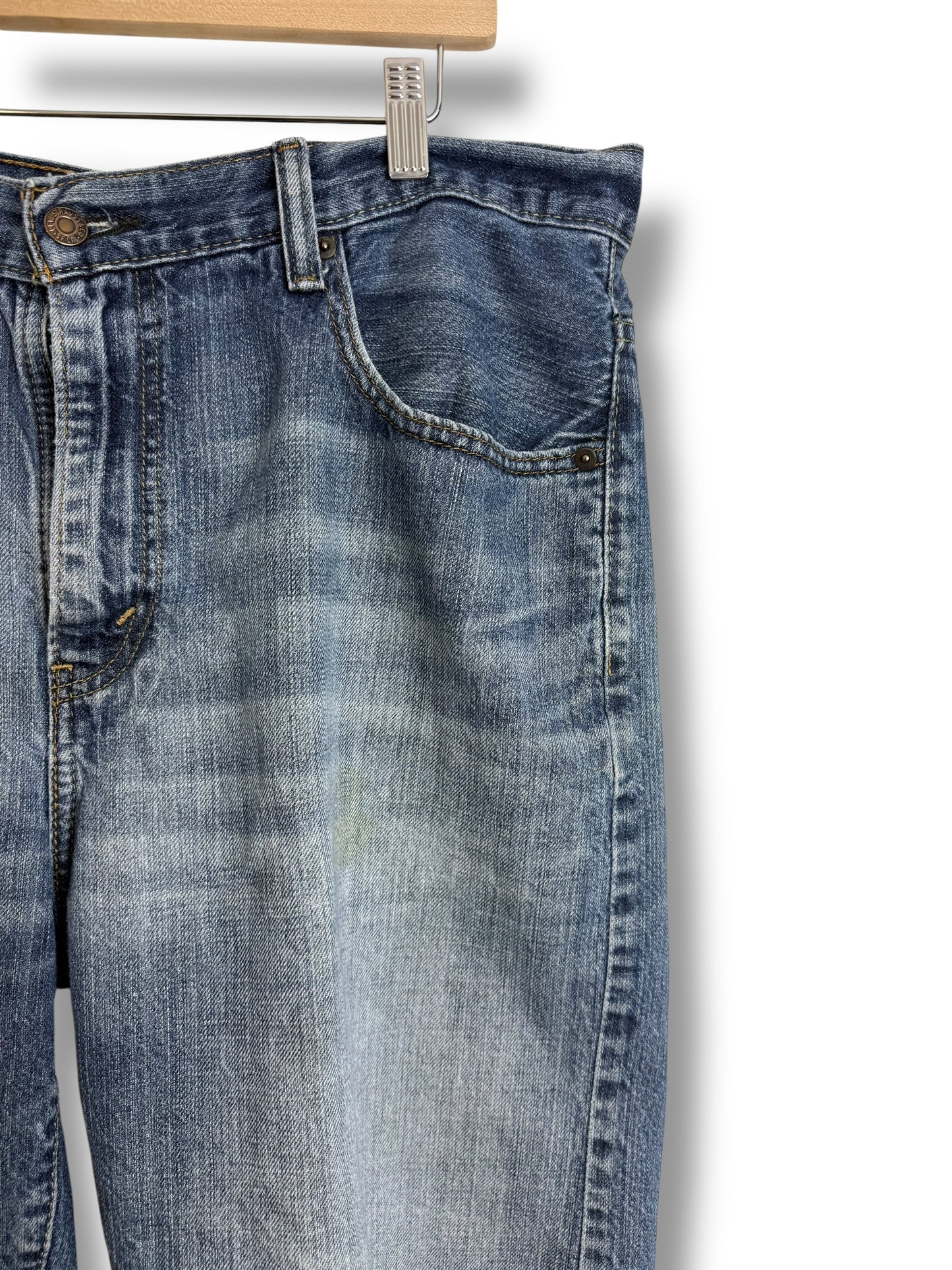 Vintage 2000’s Levis 569 Jorts