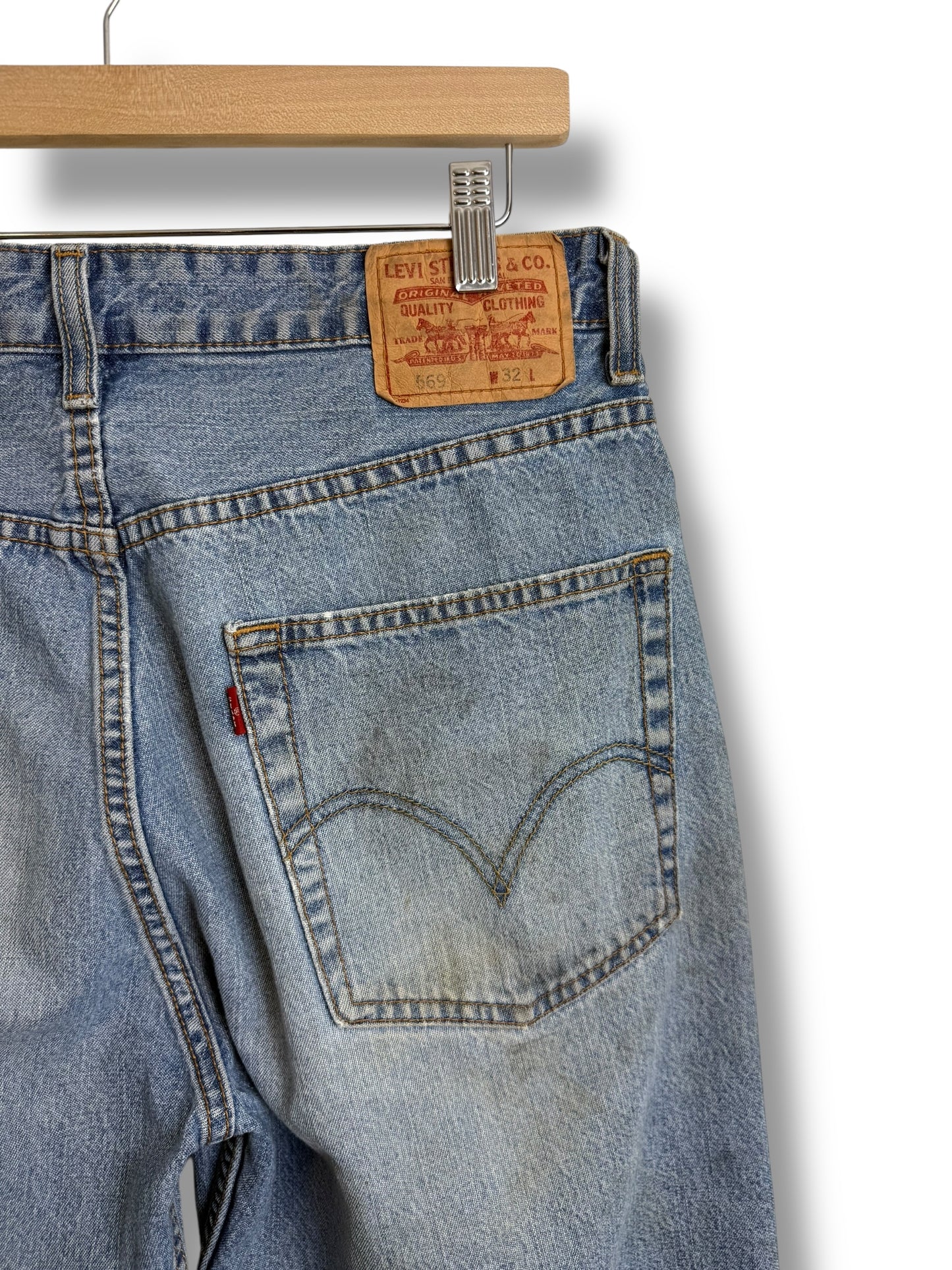 Vintage 2000’s Levi 569 Loose Fit Jorts