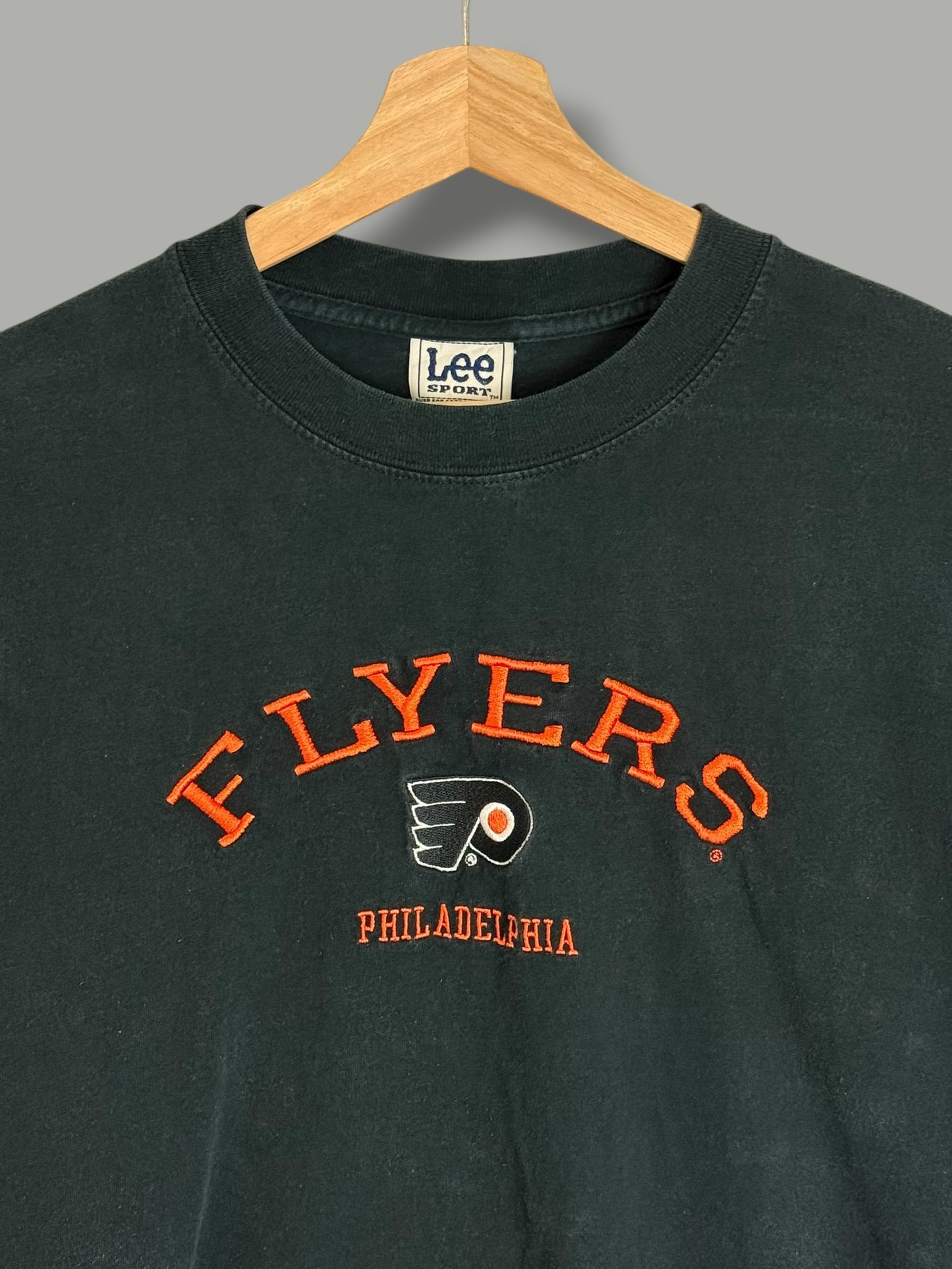 Vintage 2000's Philadelphia Flyers T Shirt