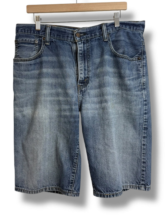 Vintage 2000’s Levis 569 Jorts